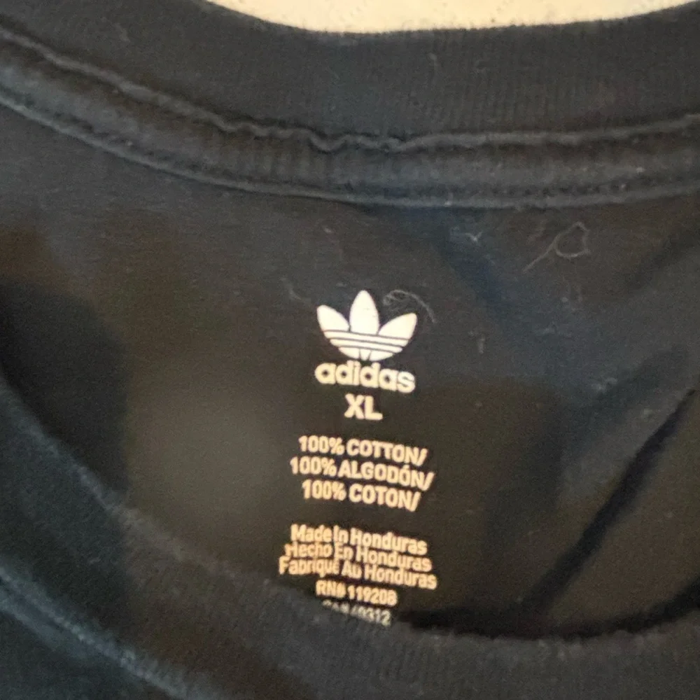 Adidas T-shirt Black Size XLarge